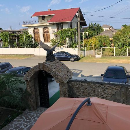 Гостевой Дом Siella Hotell Sukhumi Exteriör bild