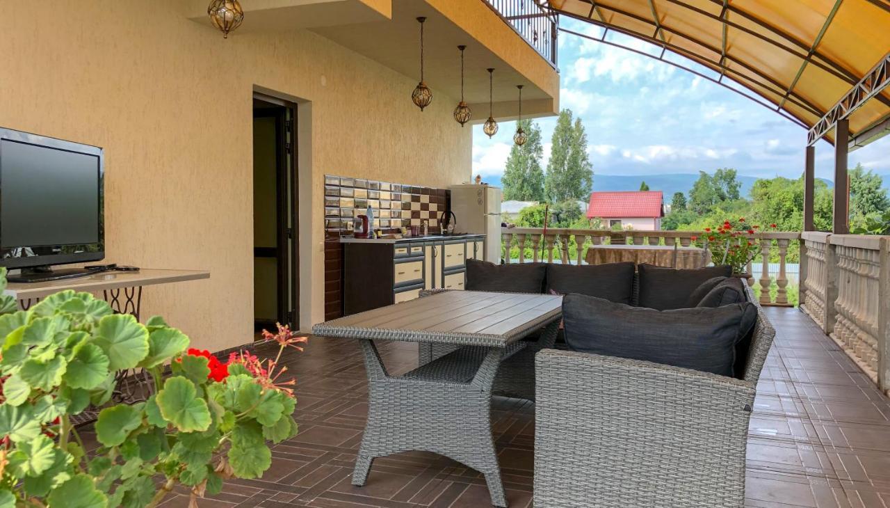 Гостевой Дом Siella Hotell Sukhumi Exteriör bild