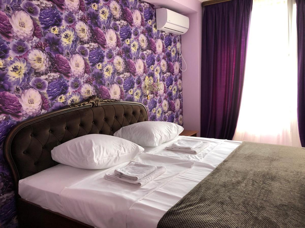 Гостевой Дом Siella Hotell Sukhumi Exteriör bild