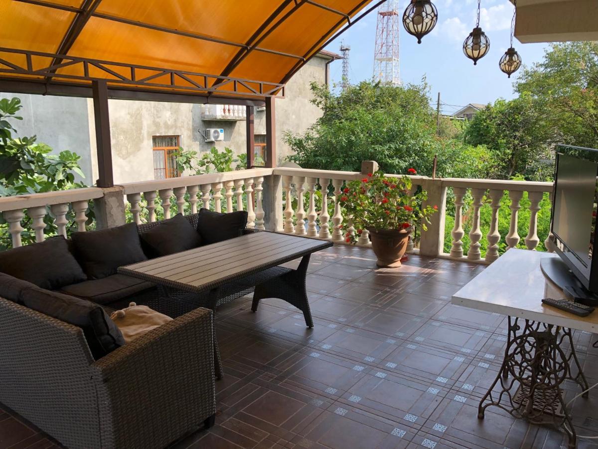 Гостевой Дом Siella Hotell Sukhumi Exteriör bild