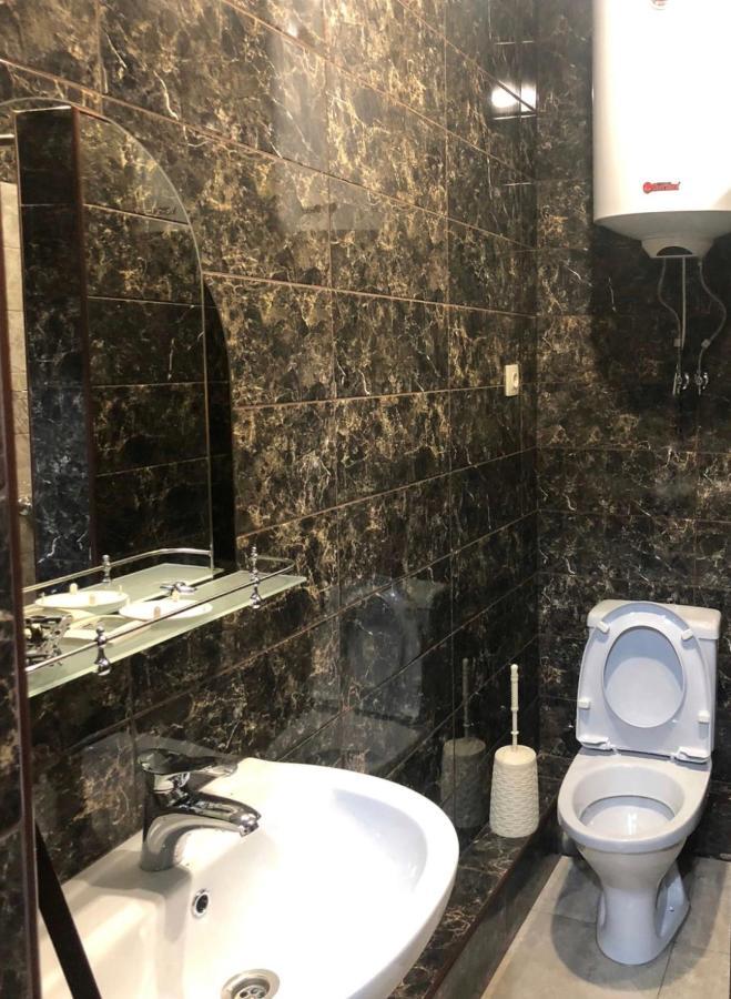Гостевой Дом Siella Hotell Sukhumi Exteriör bild