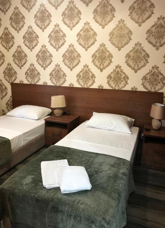 Гостевой Дом Siella Hotell Sukhumi Exteriör bild