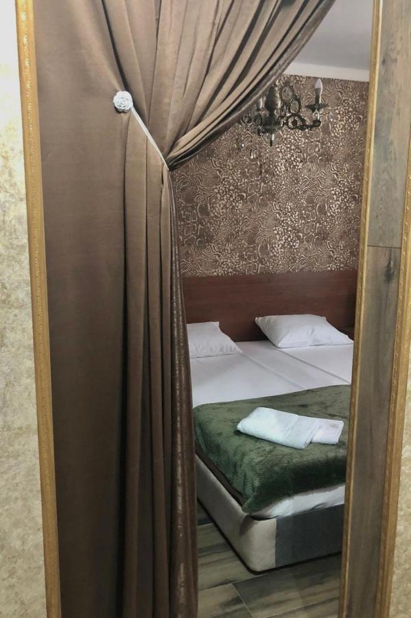 Гостевой Дом Siella Hotell Sukhumi Exteriör bild