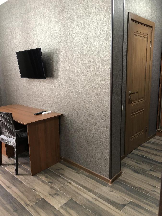 Гостевой Дом Siella Hotell Sukhumi Exteriör bild