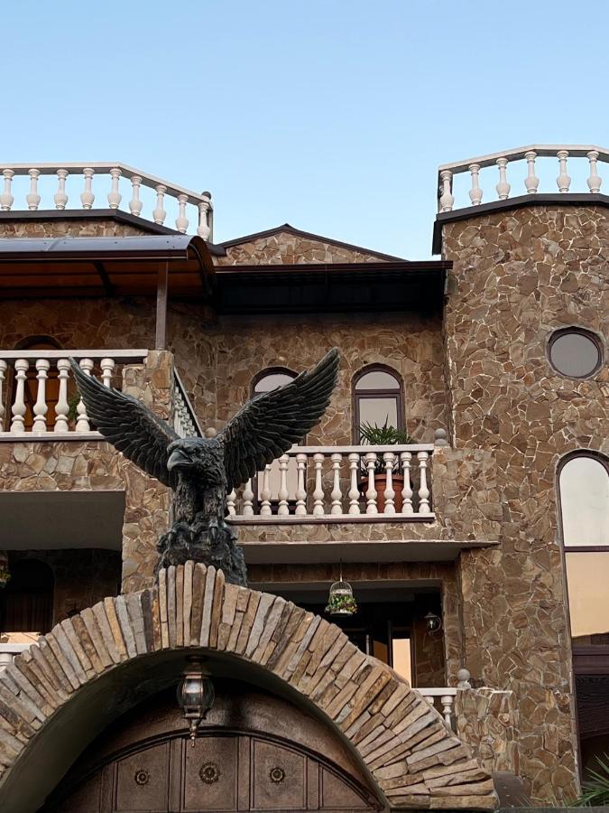 Гостевой Дом Siella Hotell Sukhumi Exteriör bild