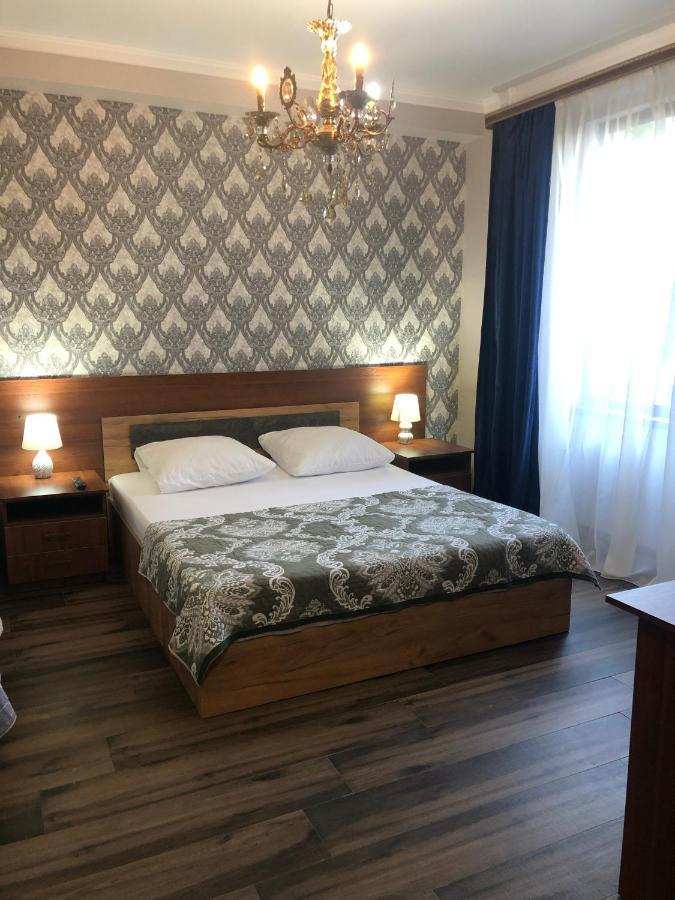 Гостевой Дом Siella Hotell Sukhumi Exteriör bild