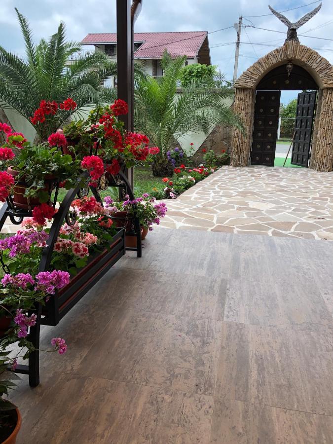 Гостевой Дом Siella Hotell Sukhumi Exteriör bild