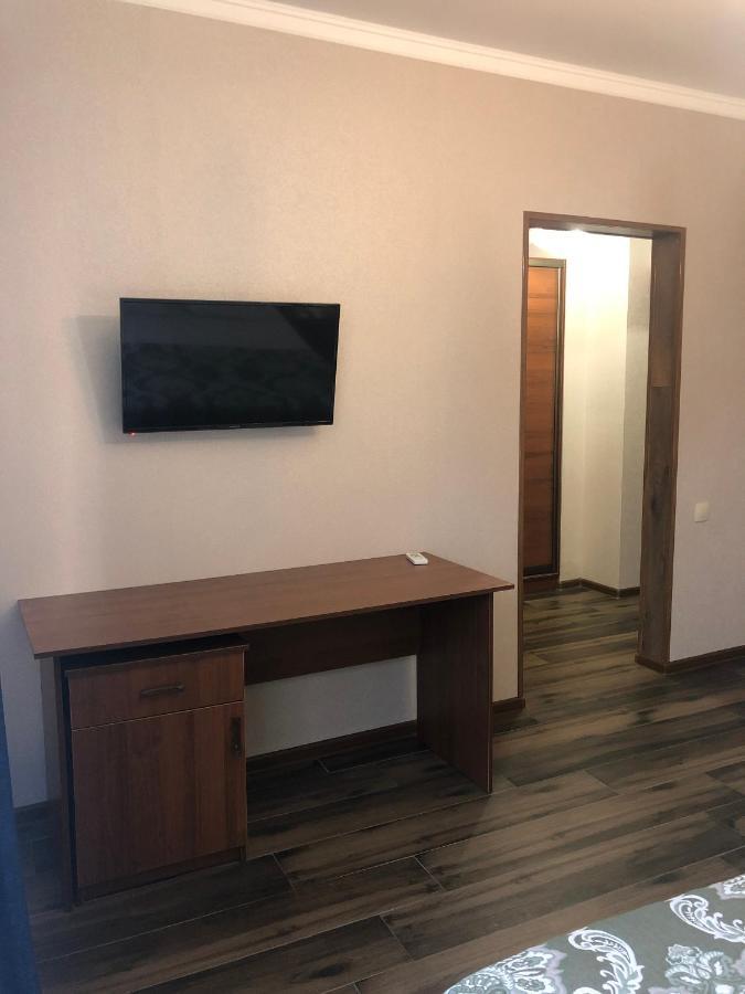 Гостевой Дом Siella Hotell Sukhumi Exteriör bild