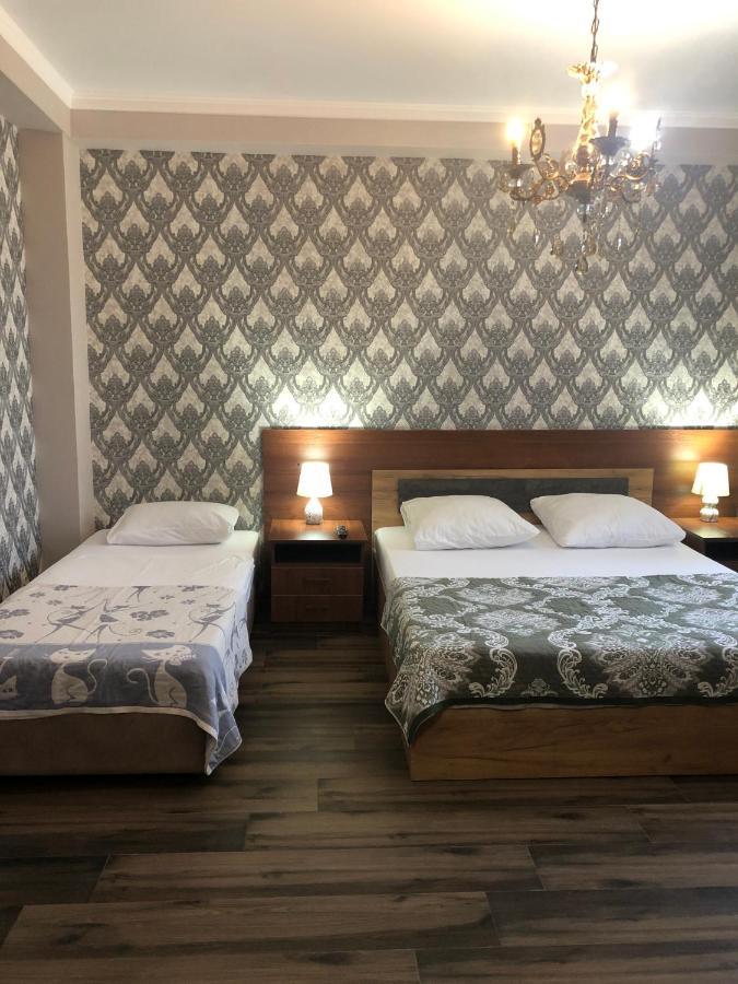 Гостевой Дом Siella Hotell Sukhumi Exteriör bild